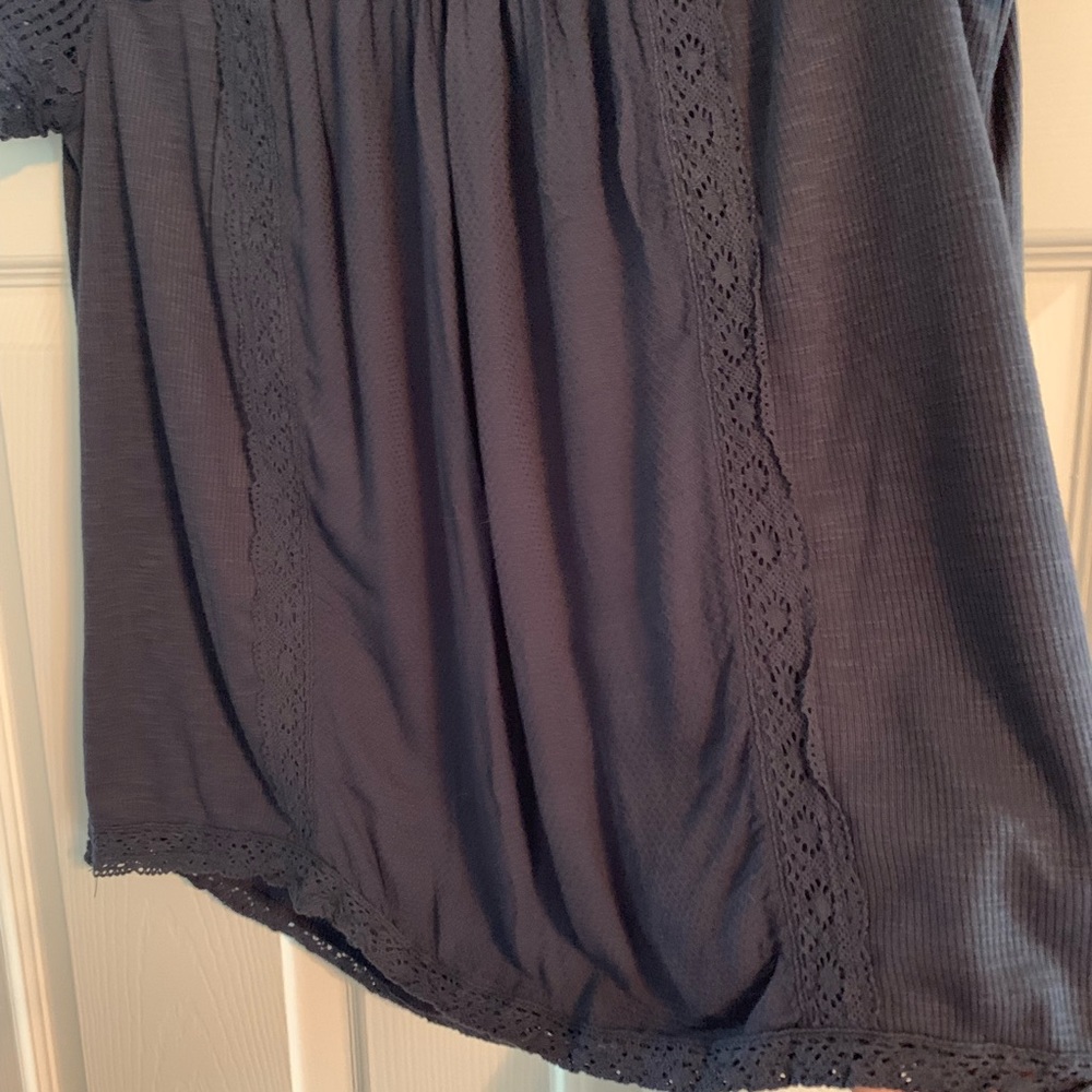Embroidered Top - Picture 3 of 4